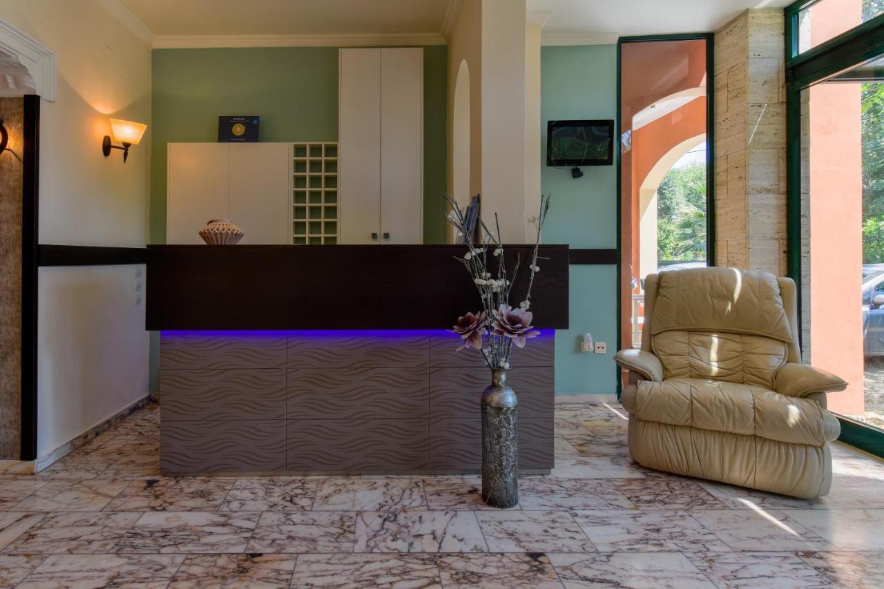 Andreas House Aparthotel Δασιά Εξωτερικό φωτογραφία
